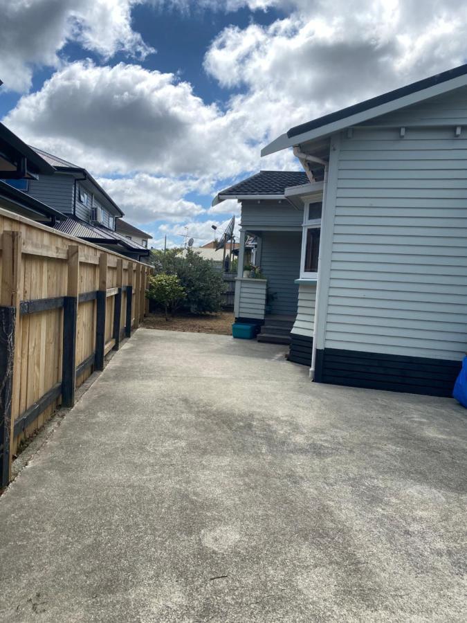 Knights Rd Beauty Lower Hutt Exterior foto